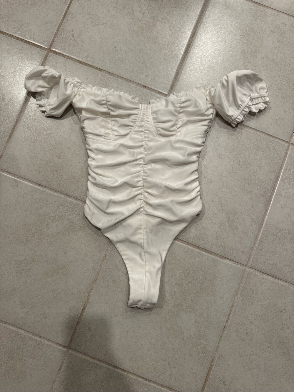 Tiger Mist White Ruched Bodysuit Small